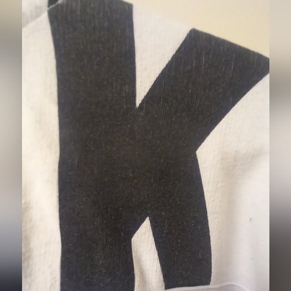 #19 Adorable VS Pink Crew 🤍🖤 - Picture 6 of 7